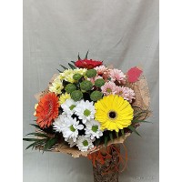 Смесен букет със 7 стръка цветя Смесен букет със 7 стръка цветя