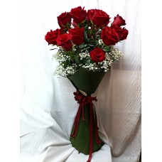 Букет с 15 бр червени рози с гипсофил  