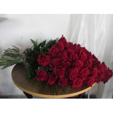 Букет от  31 броя прекрасни червени рози