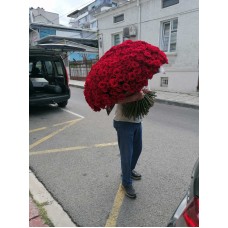 Обичам те ….безкрайно…. Букет от 301 прекрасни червени  рози.