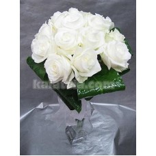 Букет 21 бр рози. Без опаковка, с подложка от листа аспедистра.