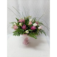 Букет от 19 бр. прекрасни бели и розови лалета.