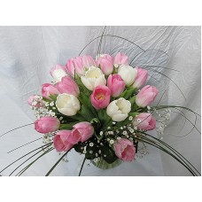 Букет с 25 бр. бели и розови лалета