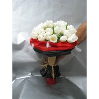 Букет с 25 стръка бели лалета Букет с 25 стръка бели лалета