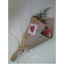 Елегантен букет с 7 стръка лалета