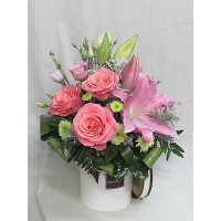 Кутия с нежно розов лилиум, рози и еустома