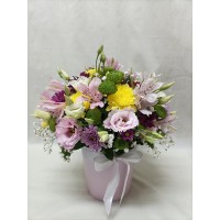 Розов микс от алстромерия, еустома, хризантема. Розов микс от алстромерия, еустома, хризантема.